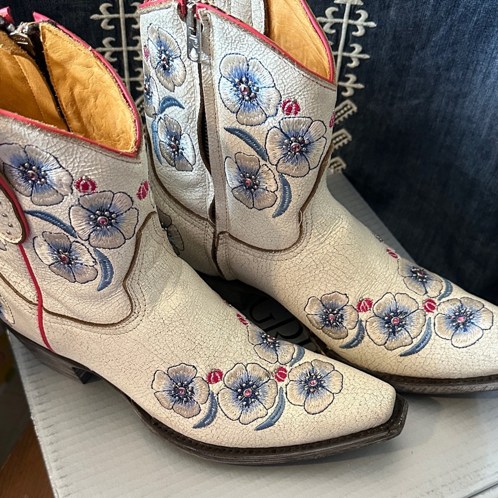 Old Gringo Vermillion Crackle Taupe Floral Embroidered studded Western Booties - Picture 2 of 12